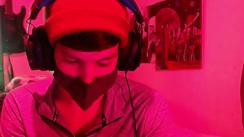 Snapshot of xxwhitefoxx chatting on October 16, 5:19 am David Fox online show from October 16, 5:19 am