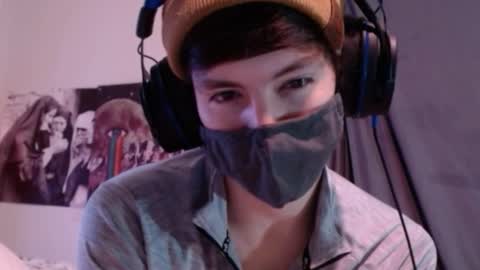 Snapshot of xxwhitefoxx chatting on October 17, 2:59 am David Fox online show from October 17, 2:59 am