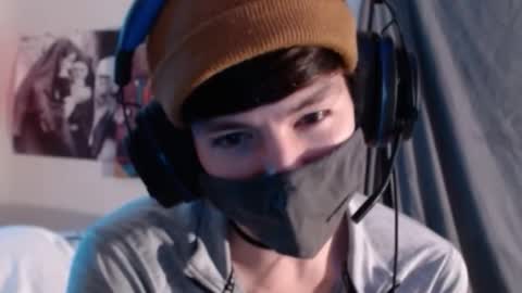 Snapshot of xxwhitefoxx chatting on October 22, 3:29 am David Fox online show from October 22, 3:29 am