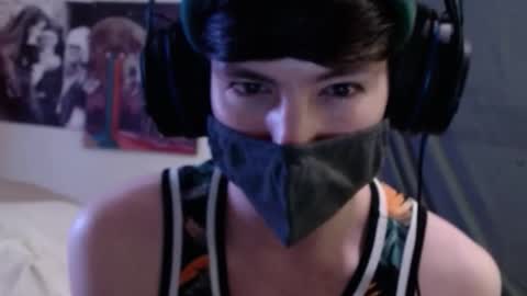 Snapshot of xxwhitefoxx chatting on October 28, 10:52 am David Fox online show from October 28, 10:52 am