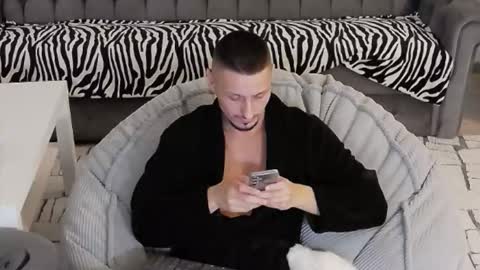Snapshot of xxx_alejandro chatting on October 20, 5:35 pm xxx_alejandro online show from October 20, 5:35 pm