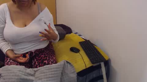 Ayanda online show from October 10, 6:40 pm