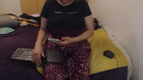 Ayanda online show from November 2, 6:21 pm