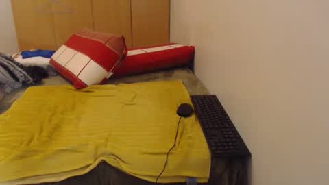 Snapshot of xxxbustybabe27x chatting on April 21, 3:17 pm Ayanda online show from April 21, 3:17 pm