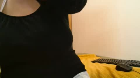 Snapshot of xxxbustybabe27x chatting on June 3, 2:33 pm Ayanda online show from June 3, 2:33 pm