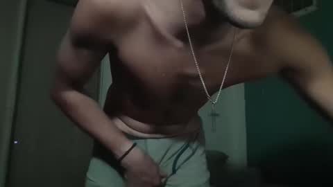 Snapshot of xxxfacu chatting on February 23, 7:33 am xxxfacu online show from February 23, 7:33 am