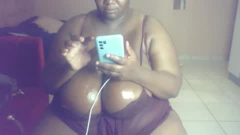 Snapshot of xxxgiantboobs chatting on January 11, 1:06 am xxxgiantboobs online show from January 11, 1:06 am