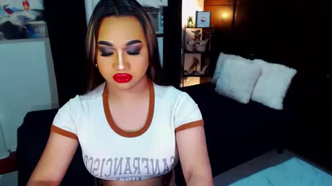 OLIVIA online show from December 2, 2:53 am