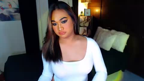 OLIVIA online show from December 7, 5:53 pm