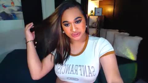 OLIVIA online show from December 19, 7:18 pm