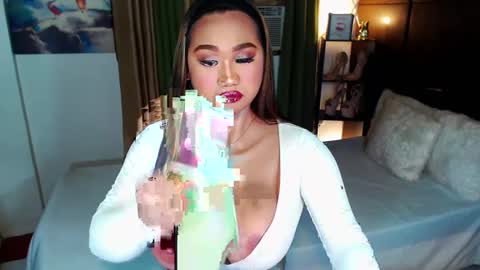 OLIVIA online show from January 14, 6:17 pm