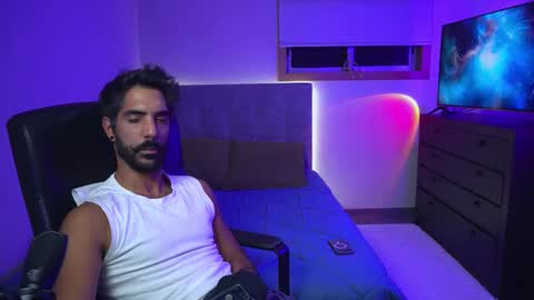 Snapshot of xxxhabibi chatting on October 7, 9:23 pm xxxhabibi online show from October 7, 9:23 pm