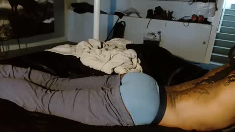 xxxjrstrokesxxx online show from January 5, 5:27 pm