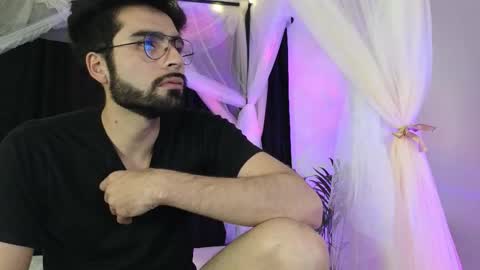 July and Fer online show from November 23, 6:46 am