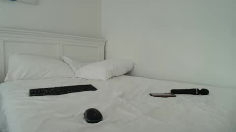 Lil Luna online show from February 9, 9:06 pm