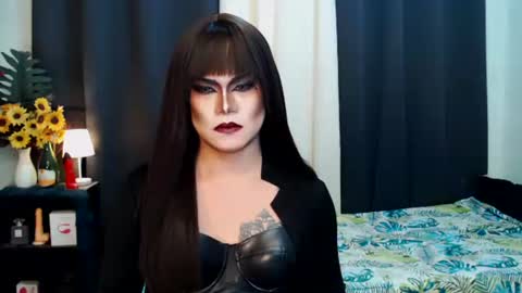 Snapshot of xyournightmarequeenx chatting on September 15, 3:12 pm QueenMarina online show from September 15, 3:12 pm