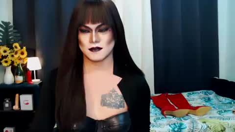 Snapshot of xyournightmarequeenx chatting on September 22, 3:36 pm QueenMarina online show from September 22, 3:36 pm