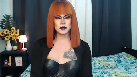 Snapshot of xyournightmarequeenx chatting on October 24, 10:00 am QueenMarina online show from October 24, 10:00 am