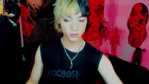 xzerox_ online show from December 5, 8:38 pm