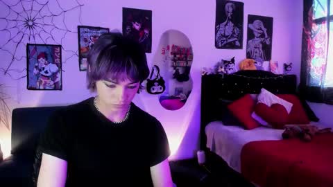 Snapshot of xzerox_ chatting on February 9, 7:40 pm xzerox_ online show from February 9, 7:40 pm