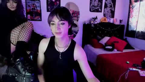 Snapshot of xzerox_ chatting on February 12, 5:19 pm xzerox_ online show from February 12, 5:19 pm