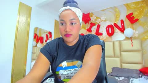 Snapshot of yamirawalker chatting on February 16, 7:43 pm Naomi online show from February 16, 7:43 pm