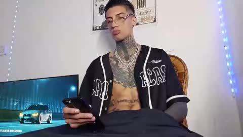 Snapshot of yanfranko420 chatting on February 25, 2:10 am Yan online show from February 25, 2:10 am