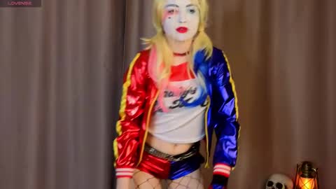 Kate online show from October 31, 1:23 pm