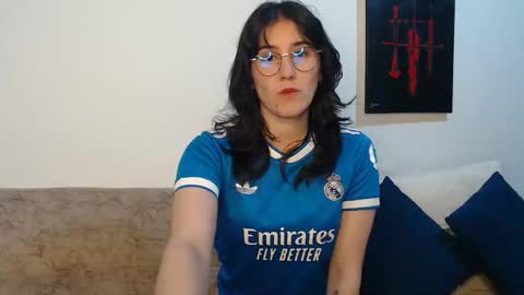 Yani online show from February 1, 9:46 pm