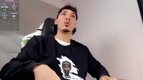 Snapshot of yankees_ chatting on November 15, 4:10 am DANILO P online show from November 15, 4:10 am