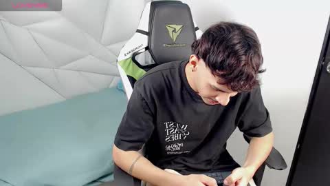 Snapshot of yankees_ chatting on November 16, 3:34 am DANILO P online show from November 16, 3:34 am