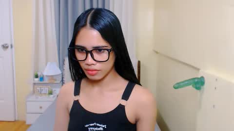 yanna online show from December 19, 11:45 pm