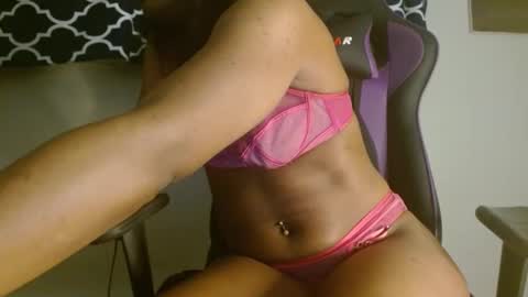 Snapshot of yarabrynnn chatting on December 17, 12:11 pm YARA online show from December 17, 12:11 pm