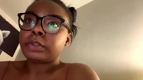 Snapshot of yarabrynnn chatting on January 13, 2:07 am YARA online show from January 13, 2:07 am