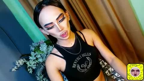 miss yasii online show from January 25, 11:55 am