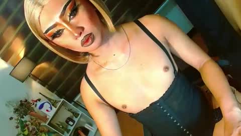 miss yasii online show from April 14, 3:40 pm