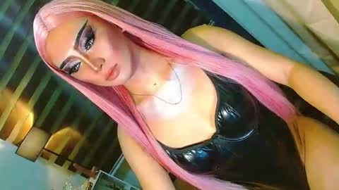 Snapshot of yasii19 chatting on June 1, 1:24 pm miss yasii online show from June 1, 1:24 pm