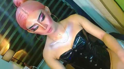 Snapshot of yasii19 chatting on June 3, 1:46 pm miss yasii online show from June 3, 1:46 pm