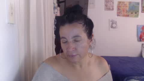 Snapshot of yasmin_love85 chatting on April 28, 3:17 pm yasmin_love85 online show from April 28, 3:17 pm