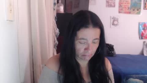 Snapshot of yasmin_love85 chatting on May 20, 2:12 pm yasmin_love85 online show from May 20, 2:12 pm