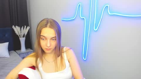 Snapshot of yasminasage chatting on March 8, 7:53 pm Yasmina online show from March 8, 7:53 pm