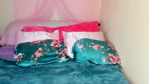 Yasmina online show from January 11, 6:45 am