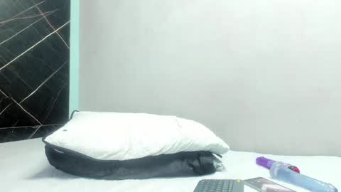 Snapshot of yaya____ chatting on January 14, 3:57 pm yaya____ online show from January 14, 3:57 pm