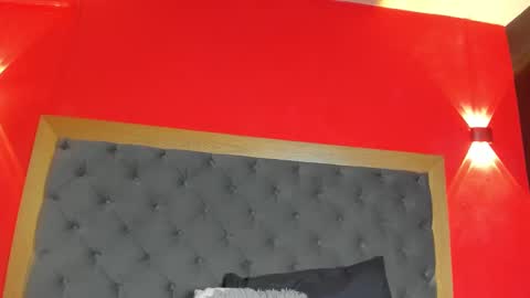 Snapshot of yayahilton chatting on November 16, 2:44 pm YAYA online show from November 16, 2:44 pm