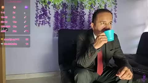 Snapshot of yazflor chatting on June 18, 3:49 pm Hazzan y Greisy online show from June 18, 3:49 pm