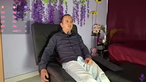 Snapshot of yazflor chatting on June 22, 12:46 pm Hazzan y Greisy online show from June 22, 12:46 pm