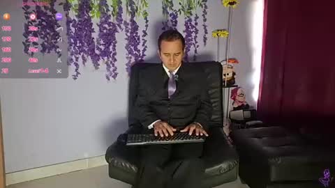 Snapshot of yazflor chatting on June 30, 1:23 pm Hazzan y Greisy online show from June 30, 1:23 pm