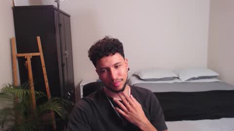 yeff online show from March 4, 11:55 pm