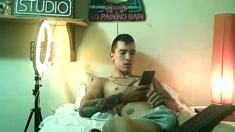 Snapshot of yeisoncastellanos1999 chatting on May 12, 4:59 pm yeisoncastellanos1999 online show from May 12, 4:59 pm