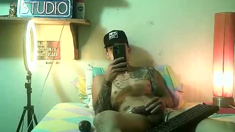 Snapshot of yeisoncastellanos1999 chatting on May 27, 4:37 pm yeisoncastellanos1999 online show from May 27, 4:37 pm